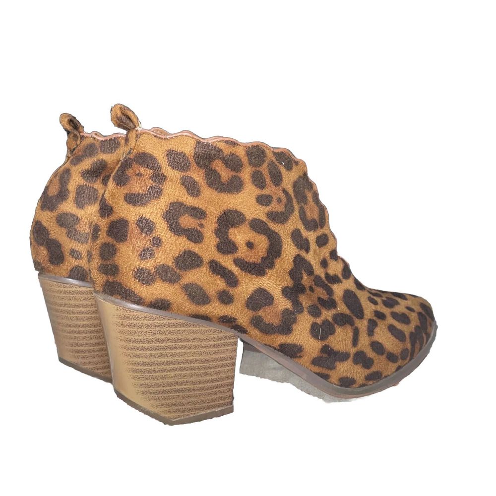 Faux Suede Leopard Ankle Boots‎ Chunky Heels Size 7.5 By Beast Fashion